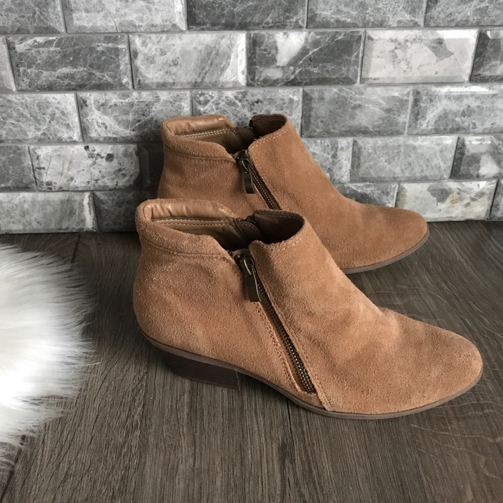 Apri Italian Shoemakers gravity tan suede bootie